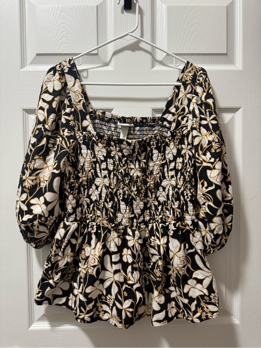 Ava & Viv Black and Cream Floral Smocked Top